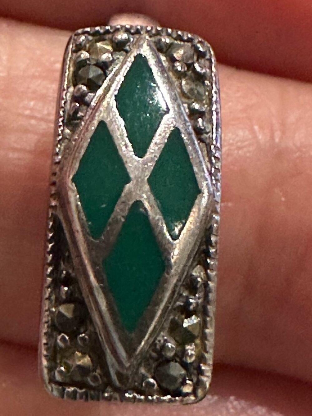 Vintage 925 Sterling Silver Earrings Green Chalcedony Inlay in Argyle Pattern 8g